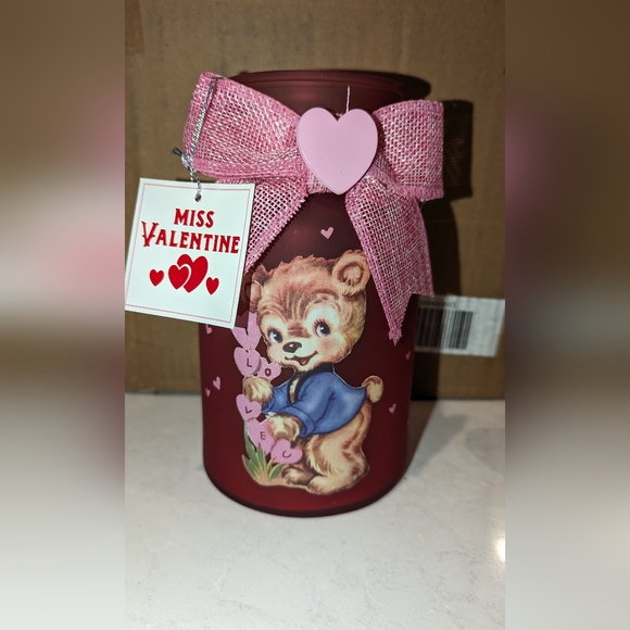 Miss Valentine Illuminated Milk Jugs - Picture 2 of 10